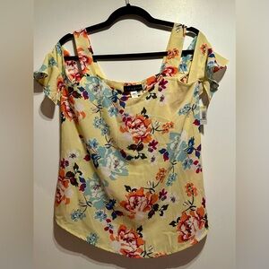 Simply Styled Yellow Floral Blouse